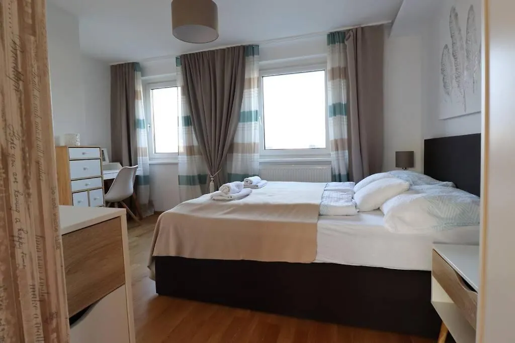 Apartment Brilliant View: Balcony Home, Modern, Stylish And Newly Renovated Vienna