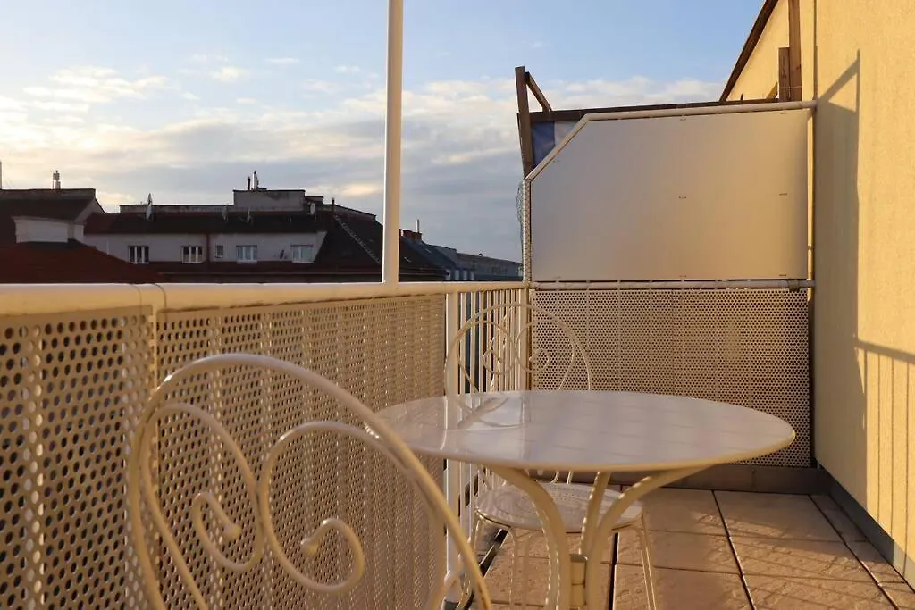 Brilliant View: Balcony Home, Modern, Stylish And Newly Renovated Vienna 0*,