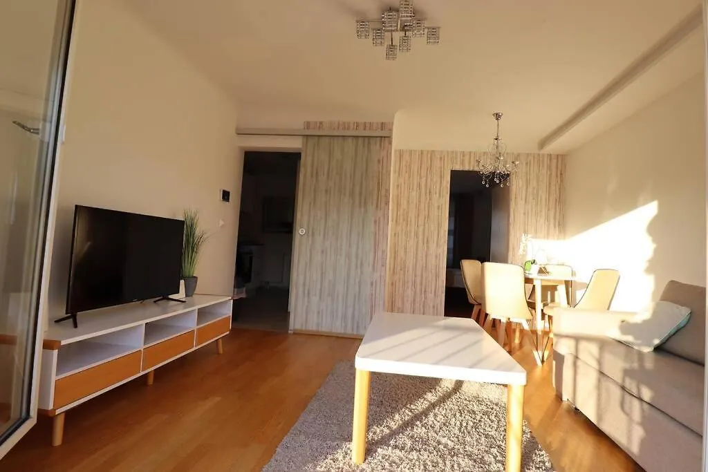 Apartment Brilliant View: Balcony Home, Modern, Stylish And Newly Renovated Vienna Austria